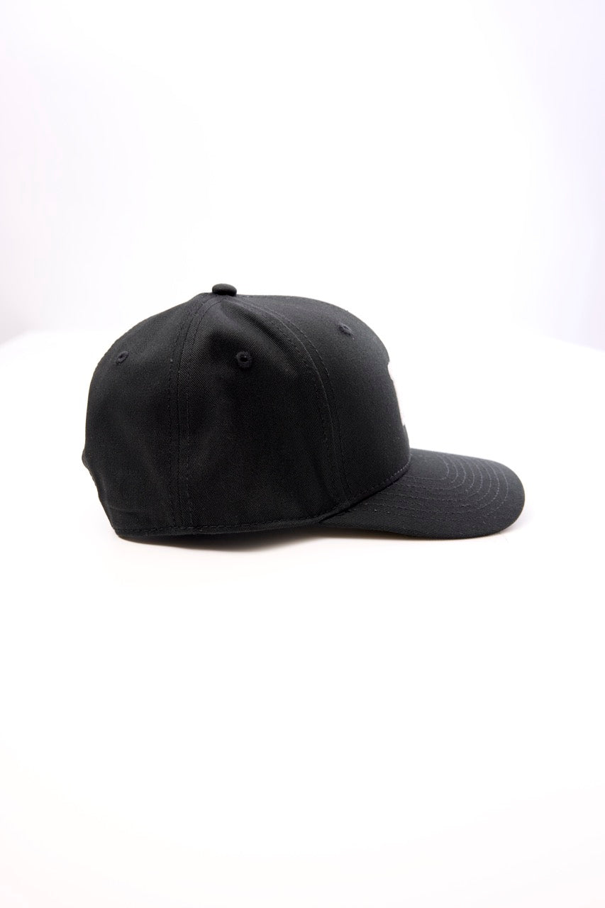BASIC LOGO SNAPBACK BASEBALL CAP