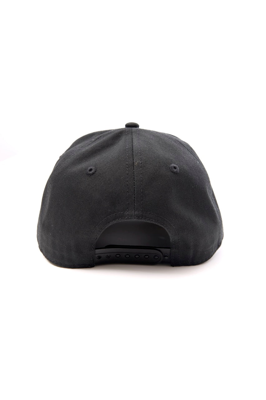BASIC LOGO SNAPBACK BASEBALL CAP