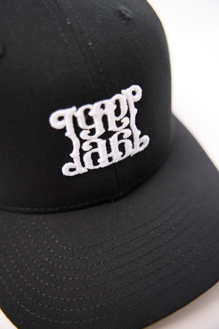 BASIC LOGO SNAPBACK BASEBALL CAP